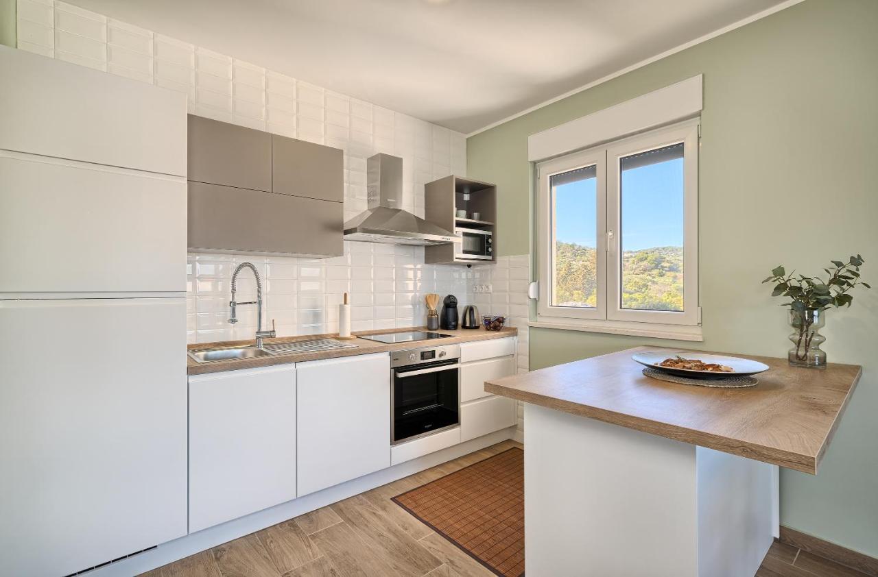 Zsuzsa's Place - Peaceful Sea View Flat Slatine