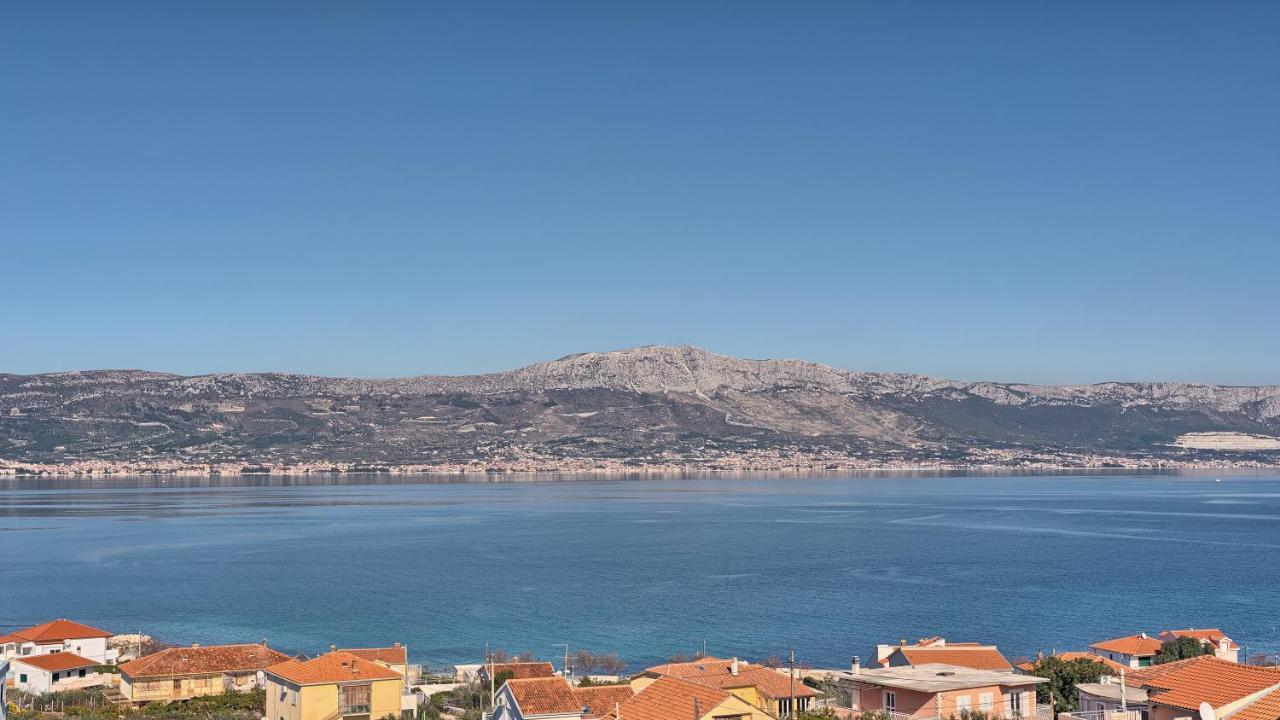 Zsuzsa's Place - Peaceful Sea View Flat *